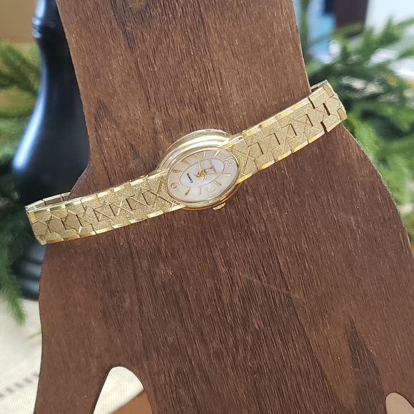 ELGIN II Ladies Wrist Watch Goldtone Slim Band - Picture 2 of 7